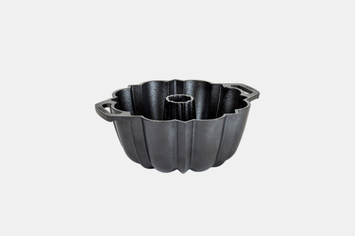 Lodge Cast Iron Fluted Cake Pan