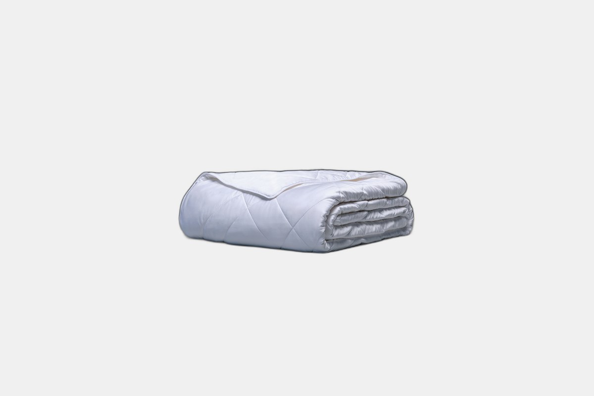 Luxome Lightweight Cooling Blanket