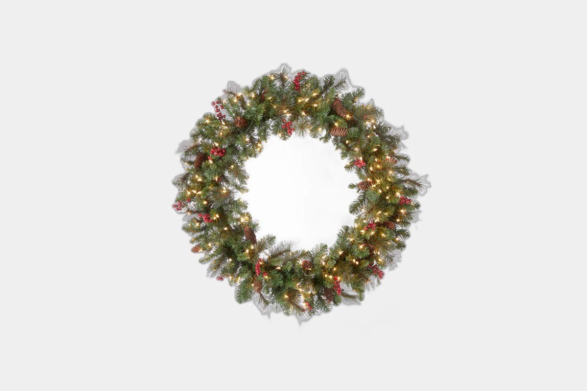 The 20 Best Christmas Wreaths to Make Your Home Feel Extra Festive