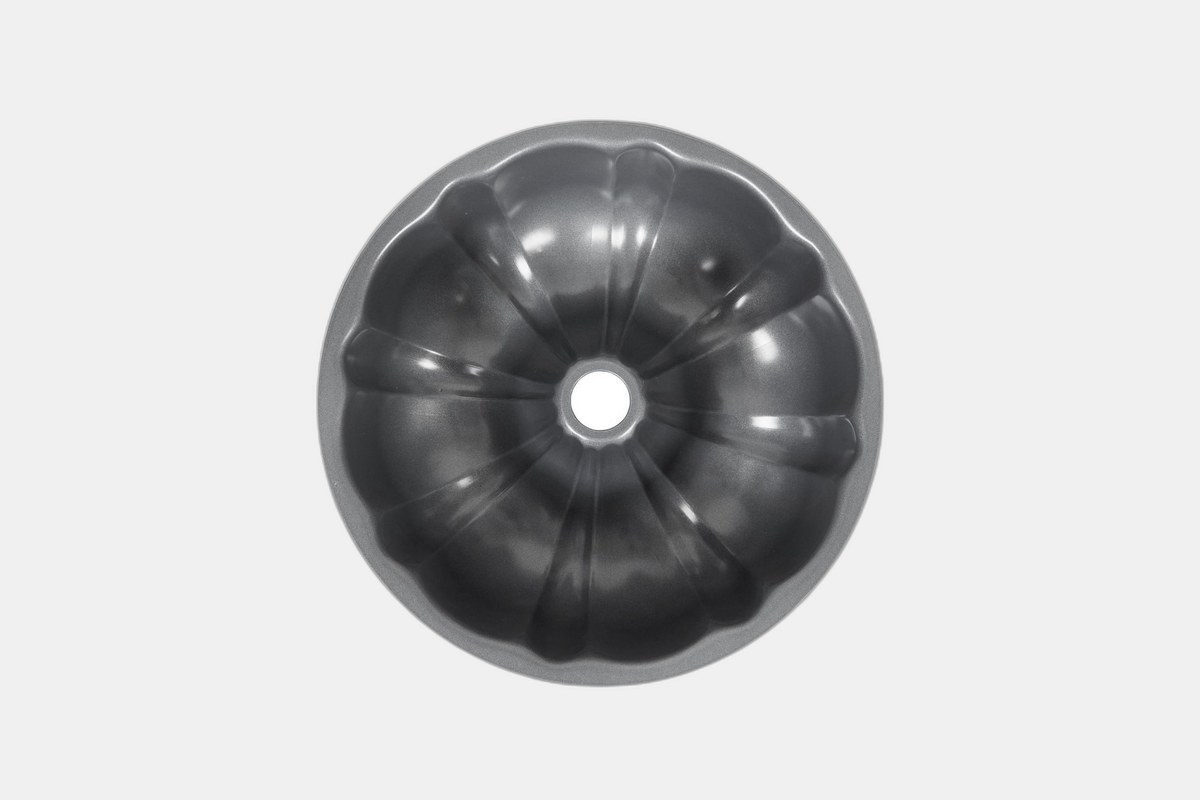 Wilton Perfect Results Premium Non-Stick Fluted Tube Pan